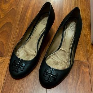 Tory Burch closed toe wedges